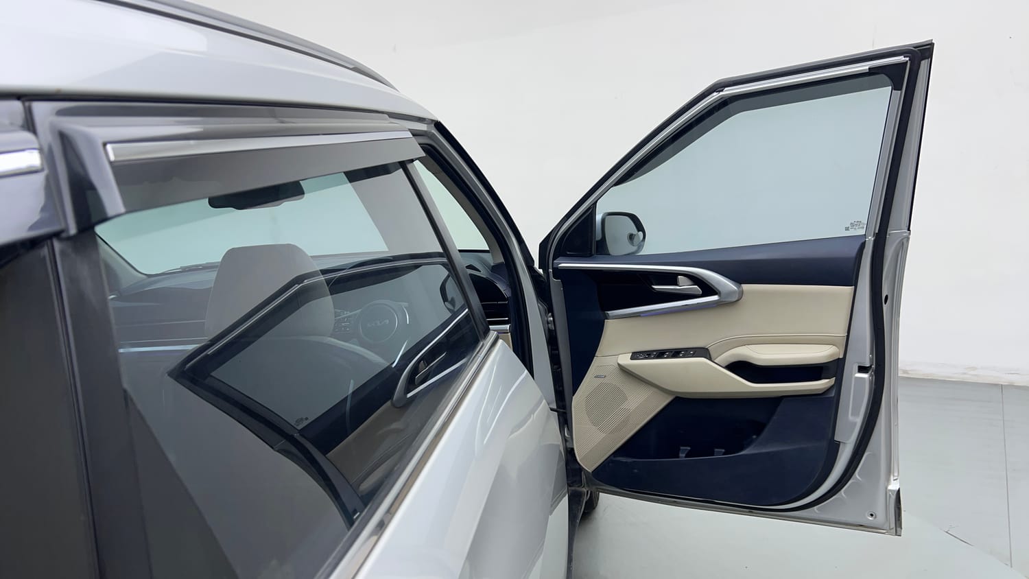 Used 2022 Kia Carens Luxury Plus 1.5 Diesel 6 STR Diesel Manual interior RIGHT FRONT DOOR OPEN VIEW