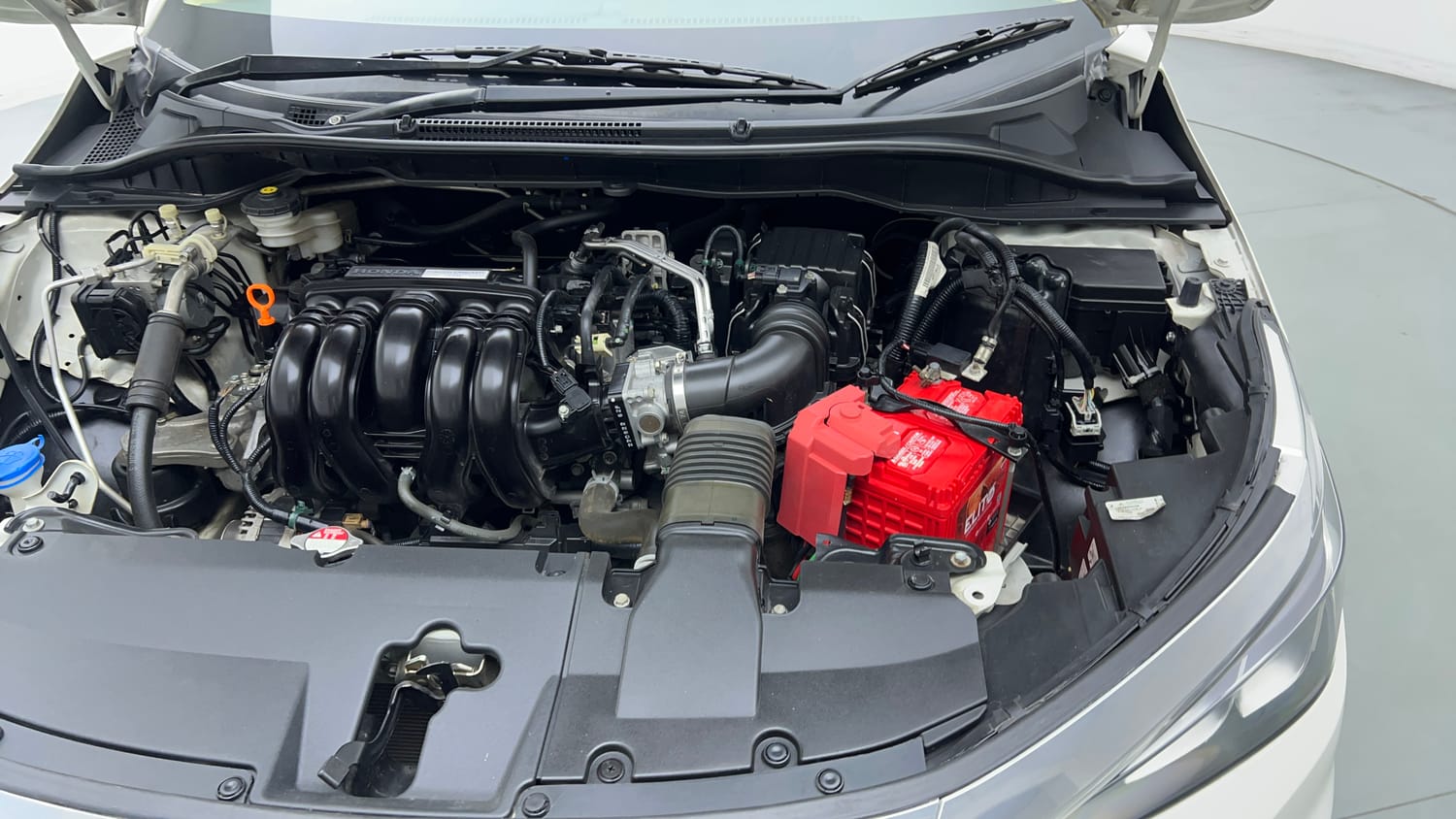 Used 2022 Honda City V Petrol Petrol Manual engine ENGINE LEFT SIDE VIEW