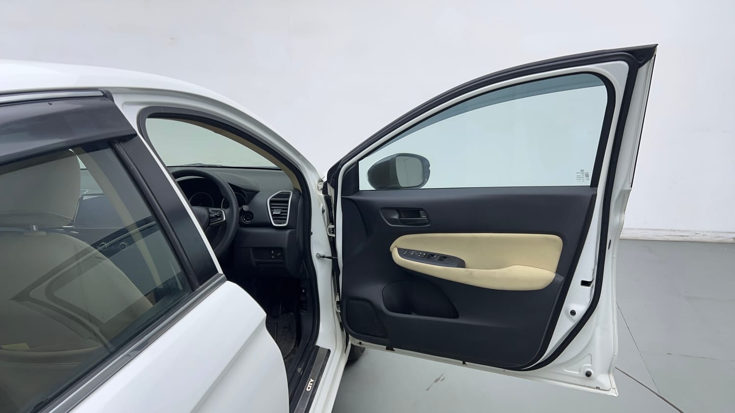 Used 2022 Honda City V Petrol Petrol Manual interior RIGHT FRONT DOOR OPEN VIEW