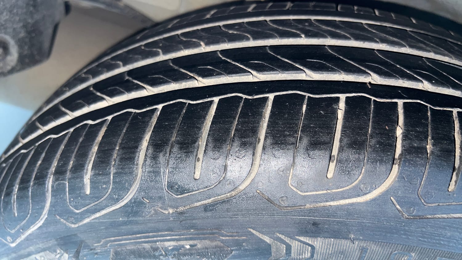 Used 2022 Honda City V Petrol Petrol Manual tyres RIGHT REAR TYRE TREAD VIEW