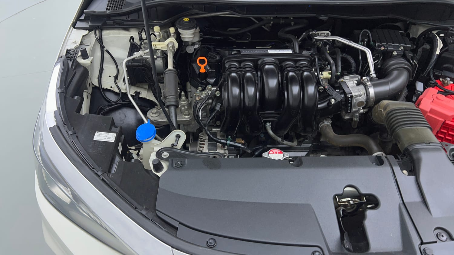Used 2022 Honda City V Petrol Petrol Manual engine ENGINE RIGHT SIDE VIEW