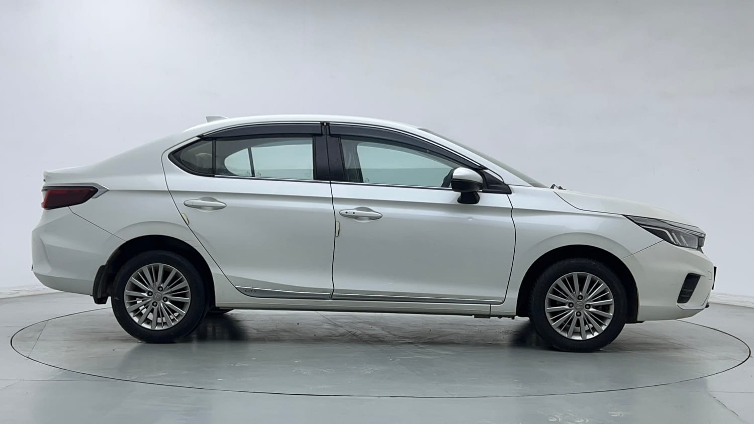 Used 2022 Honda City V Petrol Petrol Manual exterior RIGHT SIDE VIEW