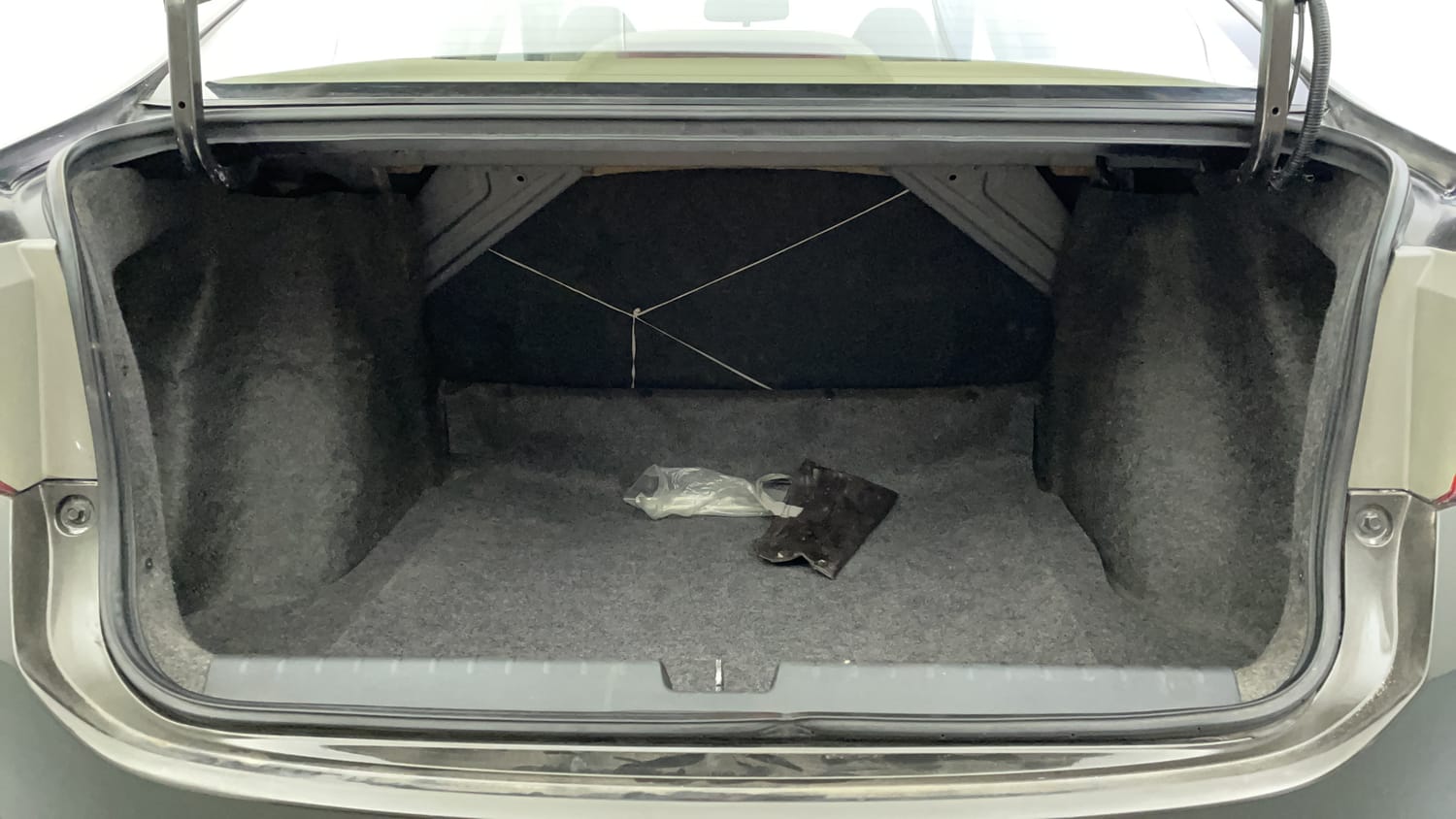 Used 2015 Honda City VX CVT Petrol Automatic interior DICKY INSIDE VIEW