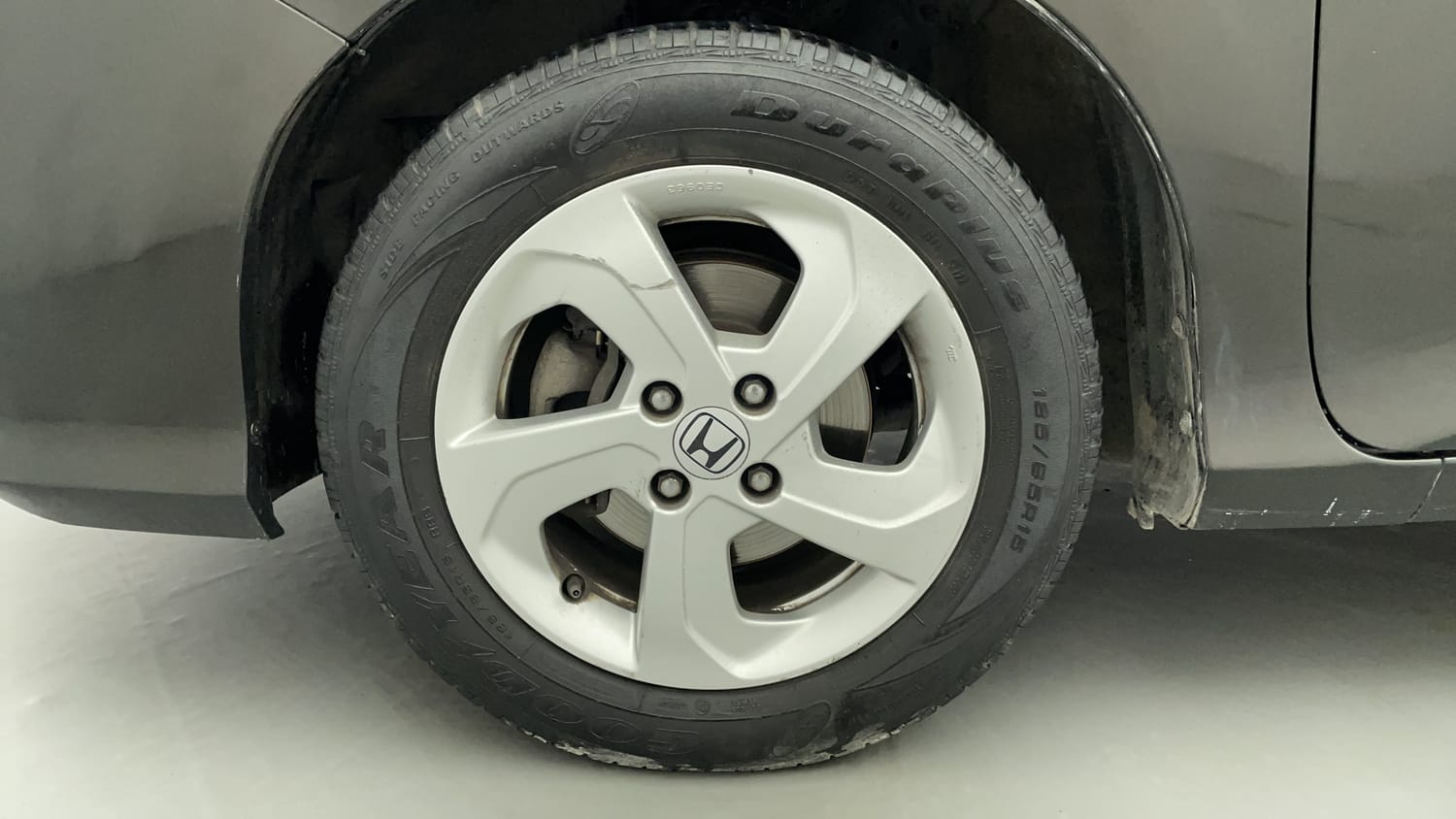 Used 2015 Honda City VX CVT Petrol Automatic tyres LEFT FRONT TYRE RIM VIEW