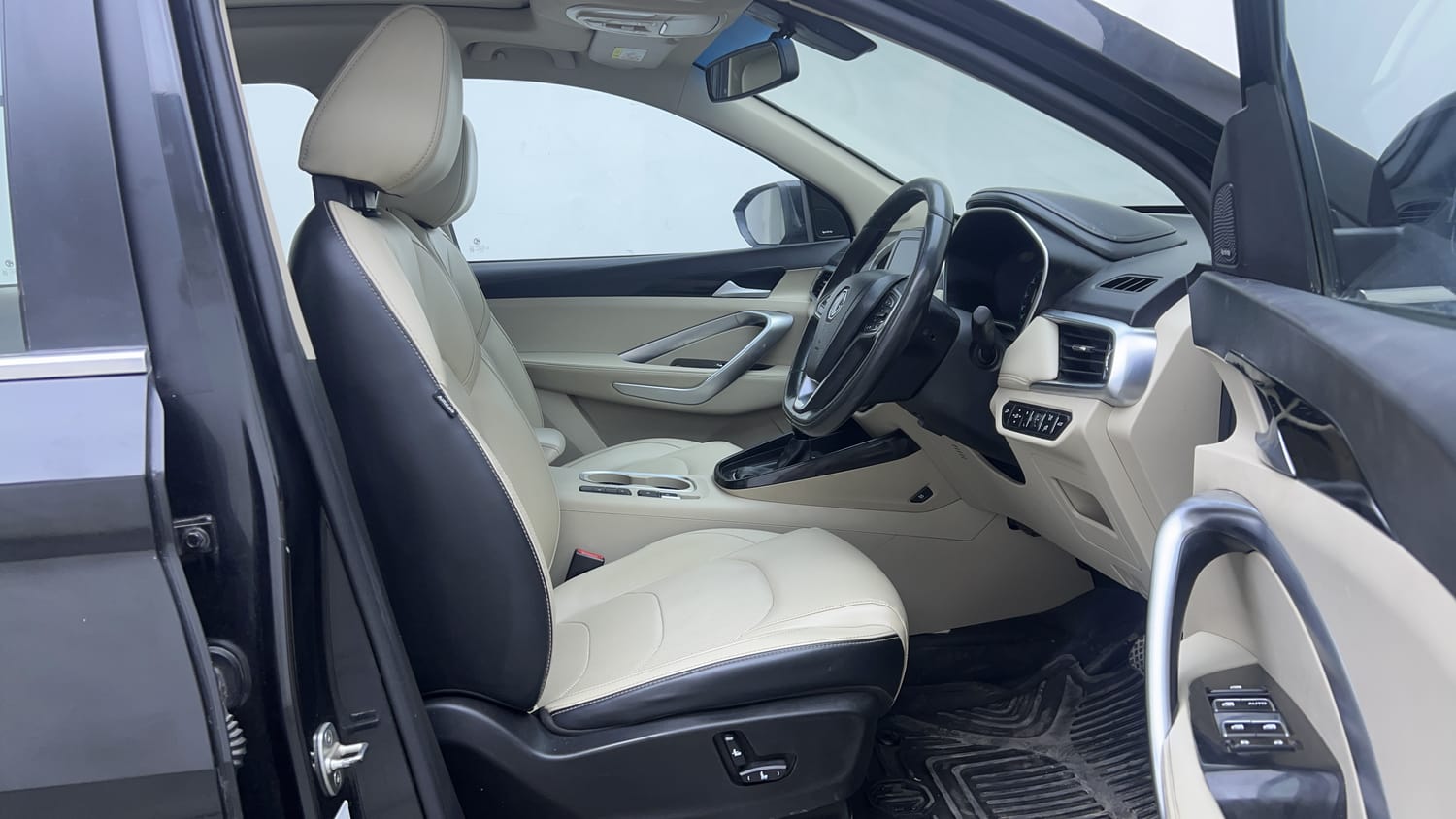 Used 2022 MG Motors Hector Sharp 1.5 Petrol CVT Petrol Automatic interior RIGHT SIDE FRONT DOOR CABIN VIEW