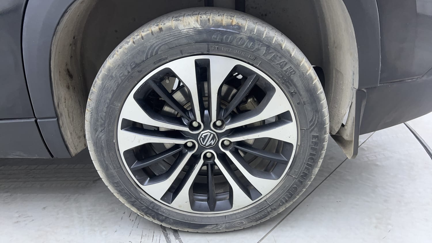 Used 2022 MG Motors Hector Sharp 1.5 Petrol CVT Petrol Automatic tyres LEFT REAR TYRE RIM VIEW