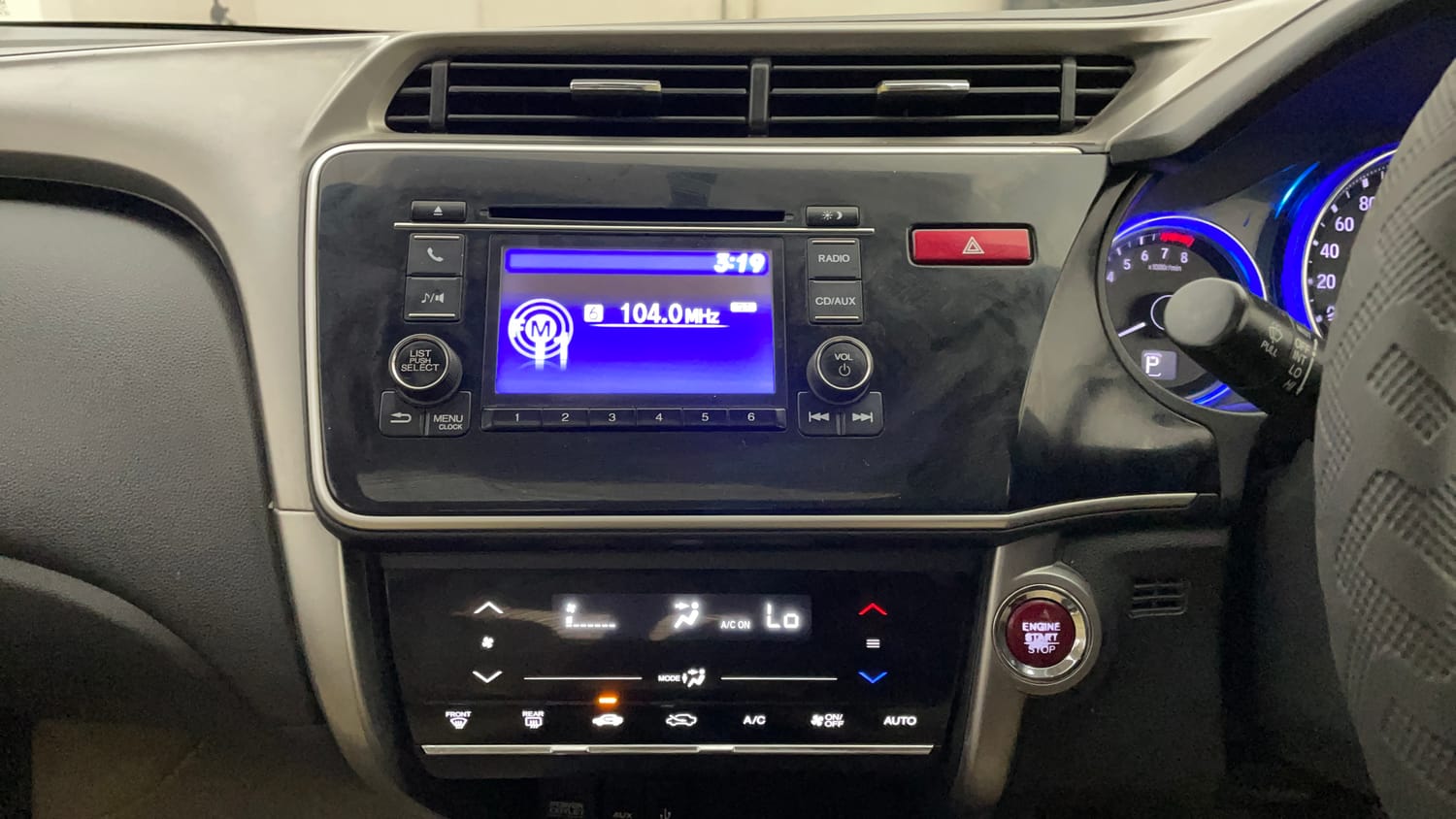 Used 2015 Honda City VX CVT Petrol Automatic top_features Integrated (in-dash) music system