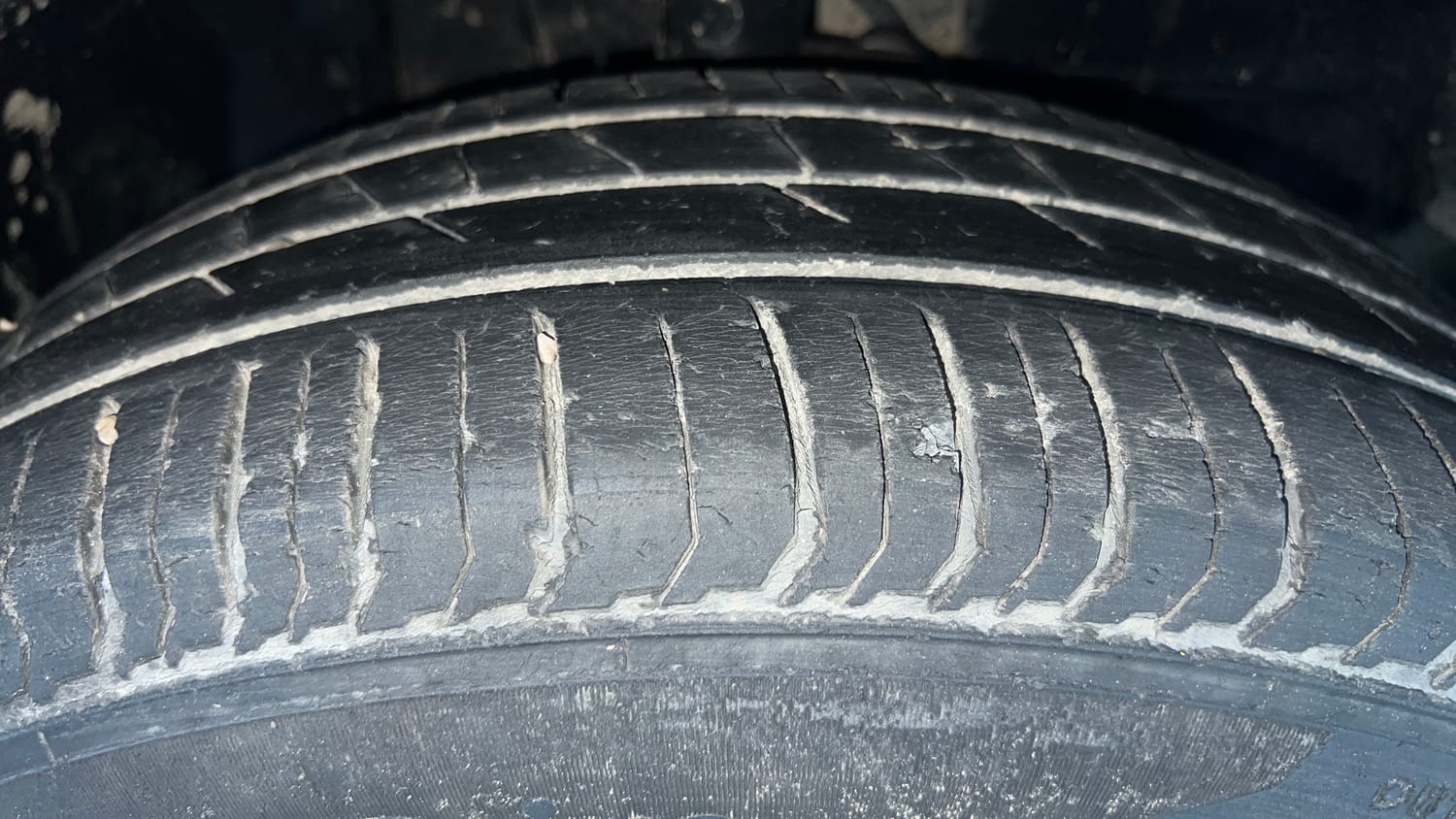 Used 2022 Tata Punch Accomplished MT Petrol Manual tyres RIGHT FRONT TYRE TREAD VIEW