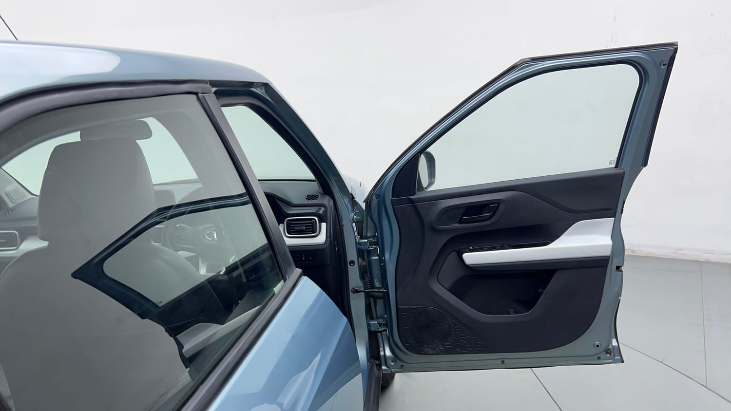Used 2022 Tata Punch Accomplished MT Petrol Manual interior RIGHT FRONT DOOR OPEN VIEW