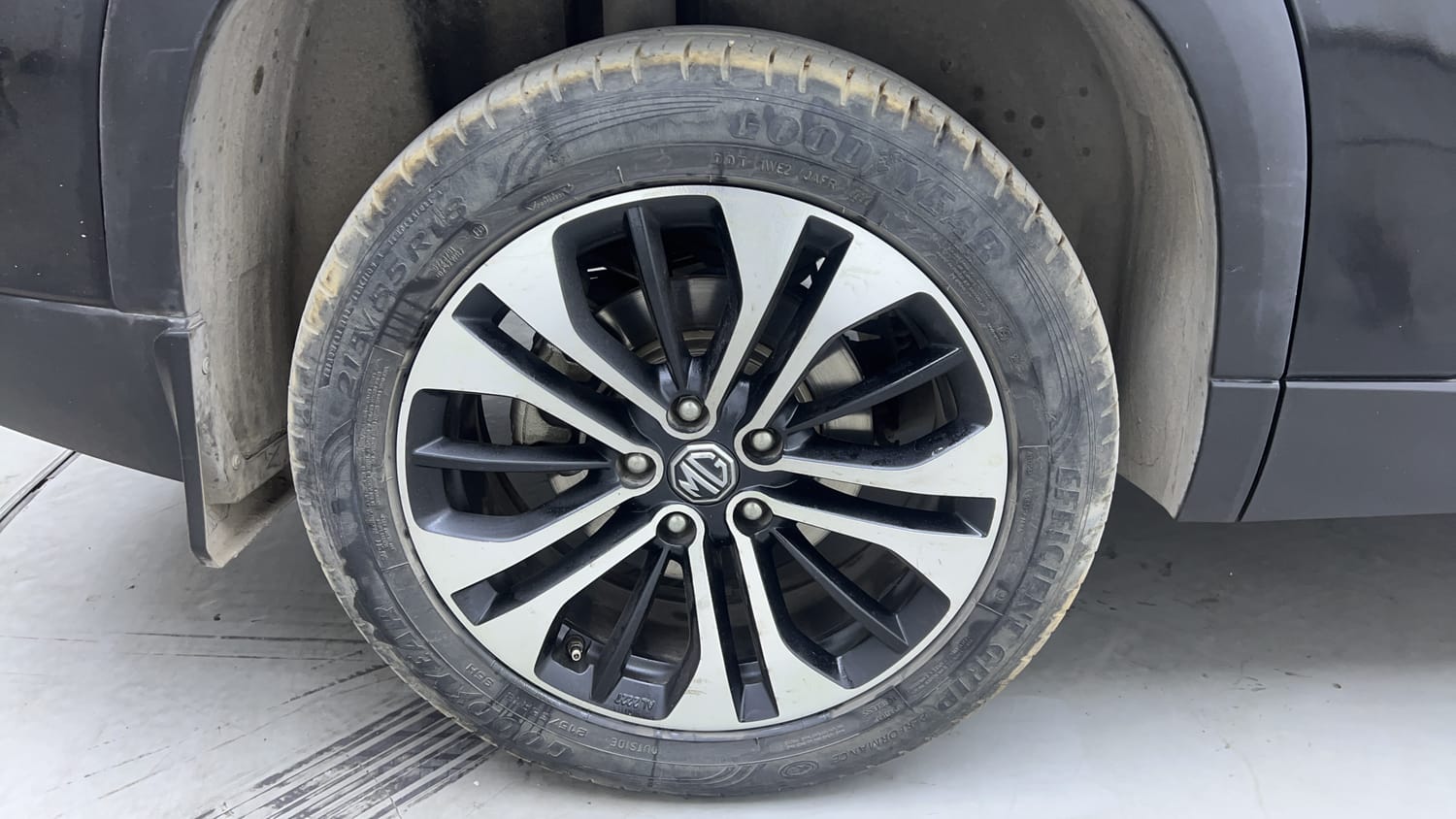 Used 2022 MG Motors Hector Sharp 1.5 Petrol CVT Petrol Automatic tyres RIGHT REAR TYRE RIM VIEW