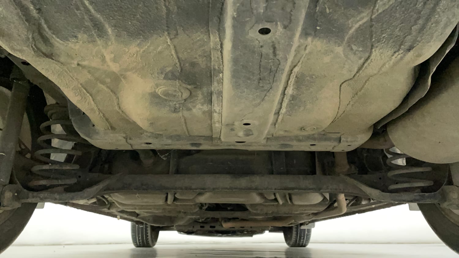 Used 2015 Honda City VX CVT Petrol Automatic extra REAR UNDERBODY VIEW (TAKEN FROM REAR)