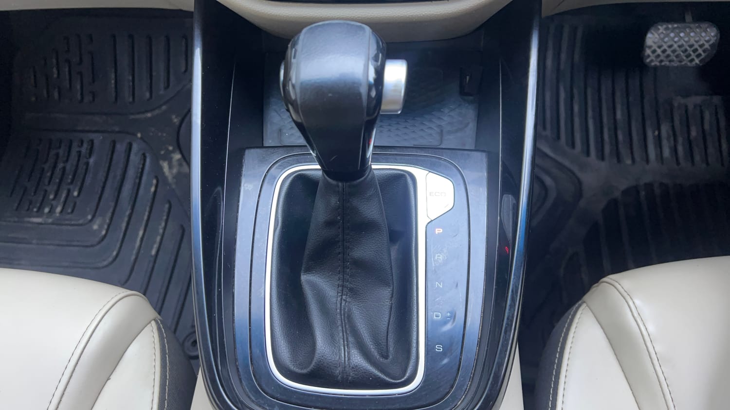 Used 2022 MG Motors Hector Sharp 1.5 Petrol CVT Petrol Automatic interior GEAR  KNOB VIEW