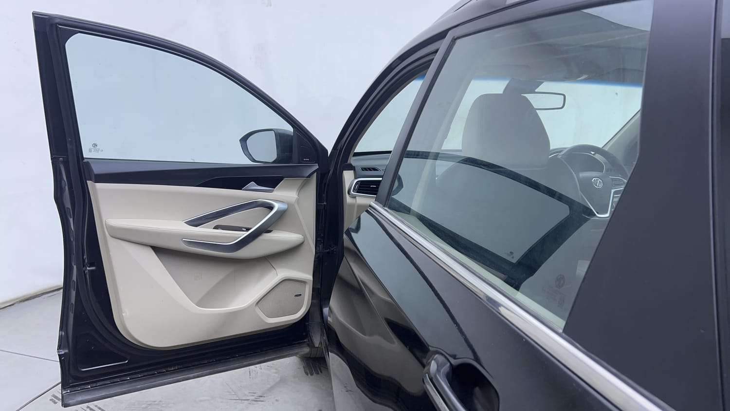 Used 2022 MG Motors Hector Sharp 1.5 Petrol CVT Petrol Automatic interior LEFT FRONT DOOR OPEN VIEW
