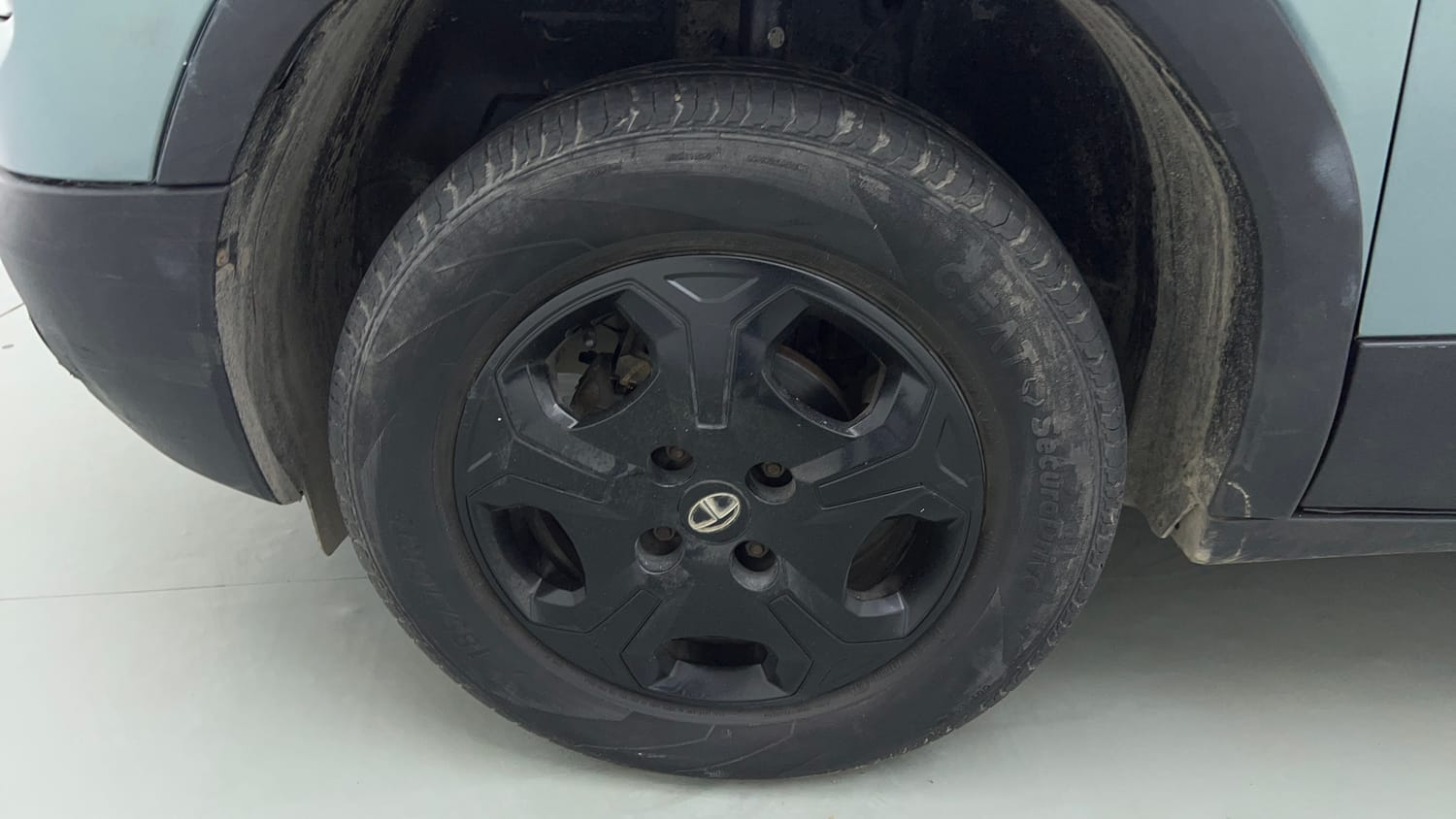 Used 2022 Tata Punch Accomplished MT Petrol Manual tyres LEFT FRONT TYRE RIM VIEW