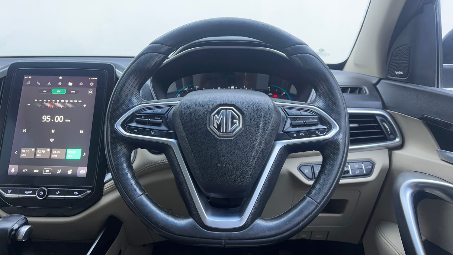 Used 2022 MG Motors Hector Sharp 1.5 Petrol CVT Petrol Automatic interior STEERING VIEW