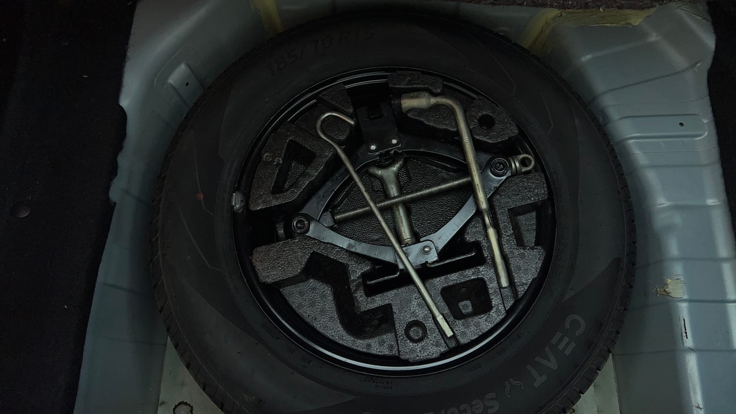 Used 2022 Tata Punch Accomplished MT Petrol Manual tyres SPARE TYRE VIEW
