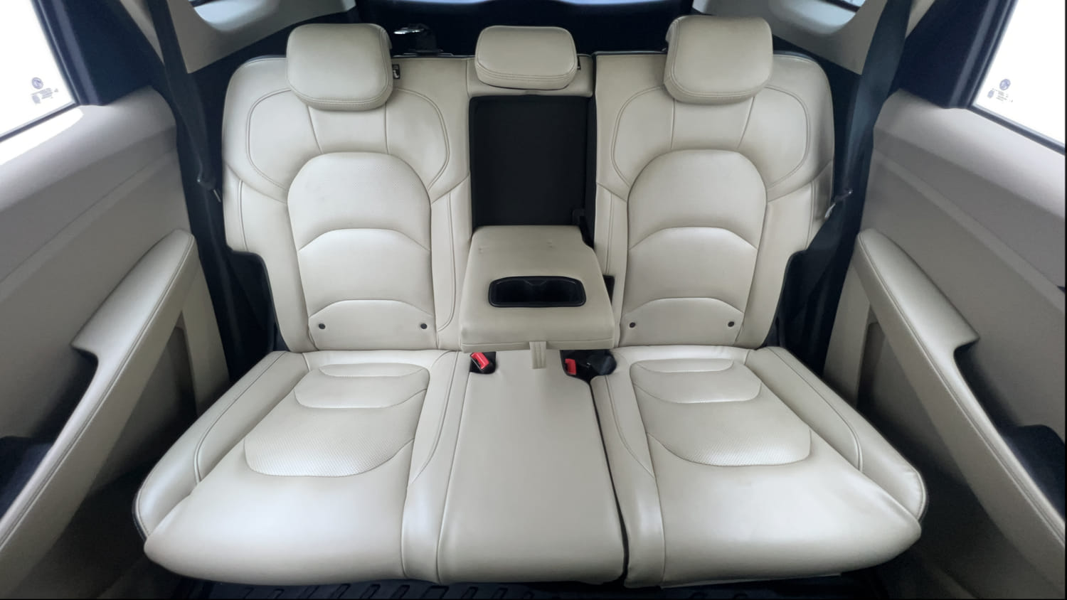 Used 2022 MG Motors Hector Sharp 1.5 Petrol CVT Petrol Automatic interior REAR SEAT CONDITION VIEW
