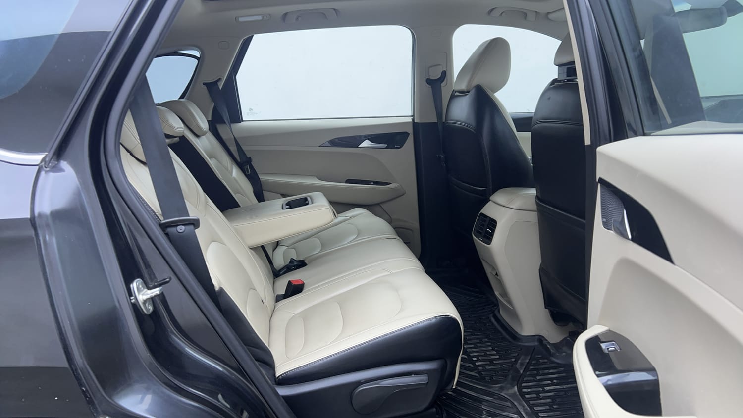 Used 2022 MG Motors Hector Sharp 1.5 Petrol CVT Petrol Automatic interior RIGHT SIDE REAR DOOR CABIN VIEW
