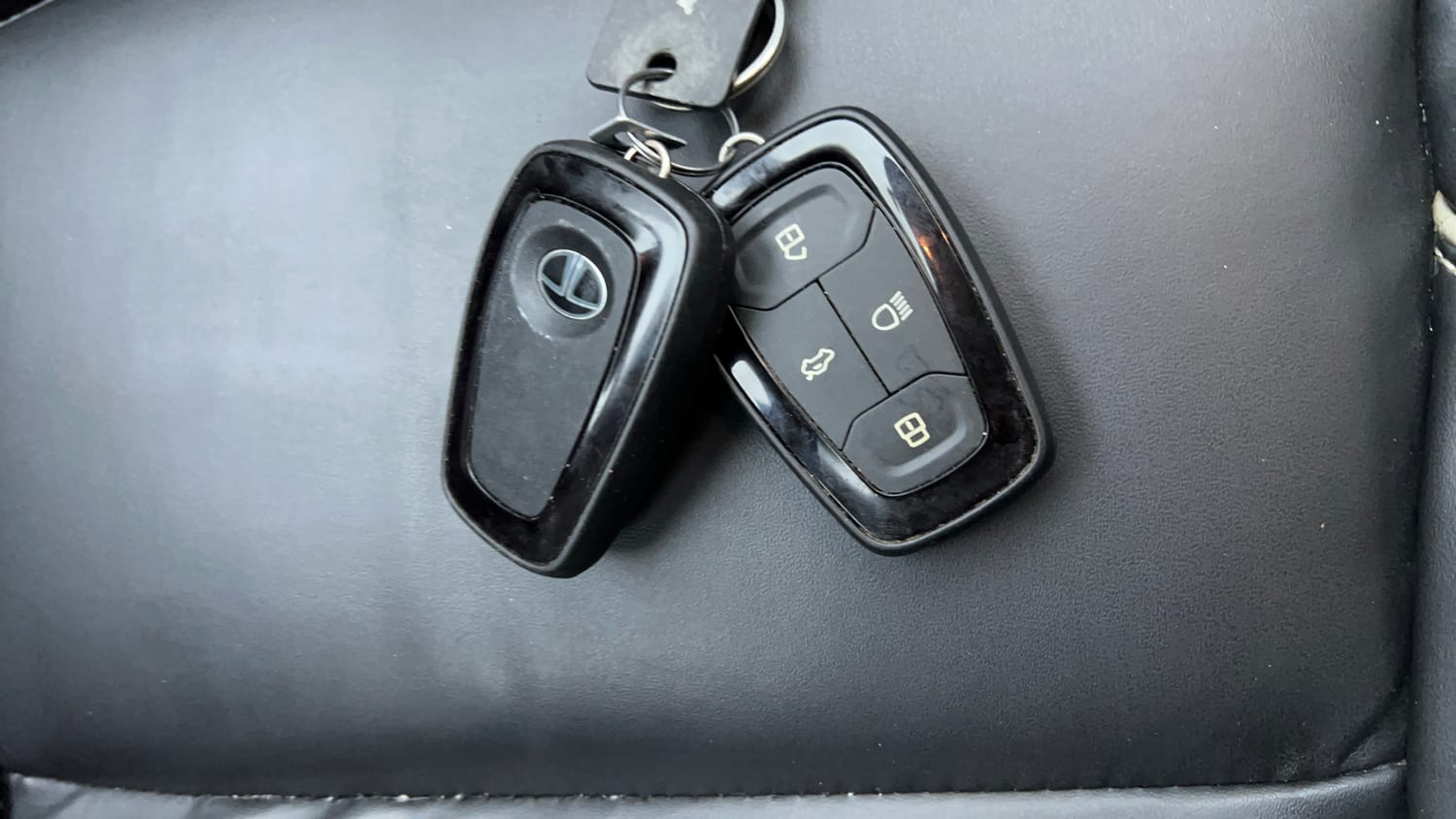 Used 2022 Tata Punch Accomplished MT Petrol Manual extra CAR KEY VIEW