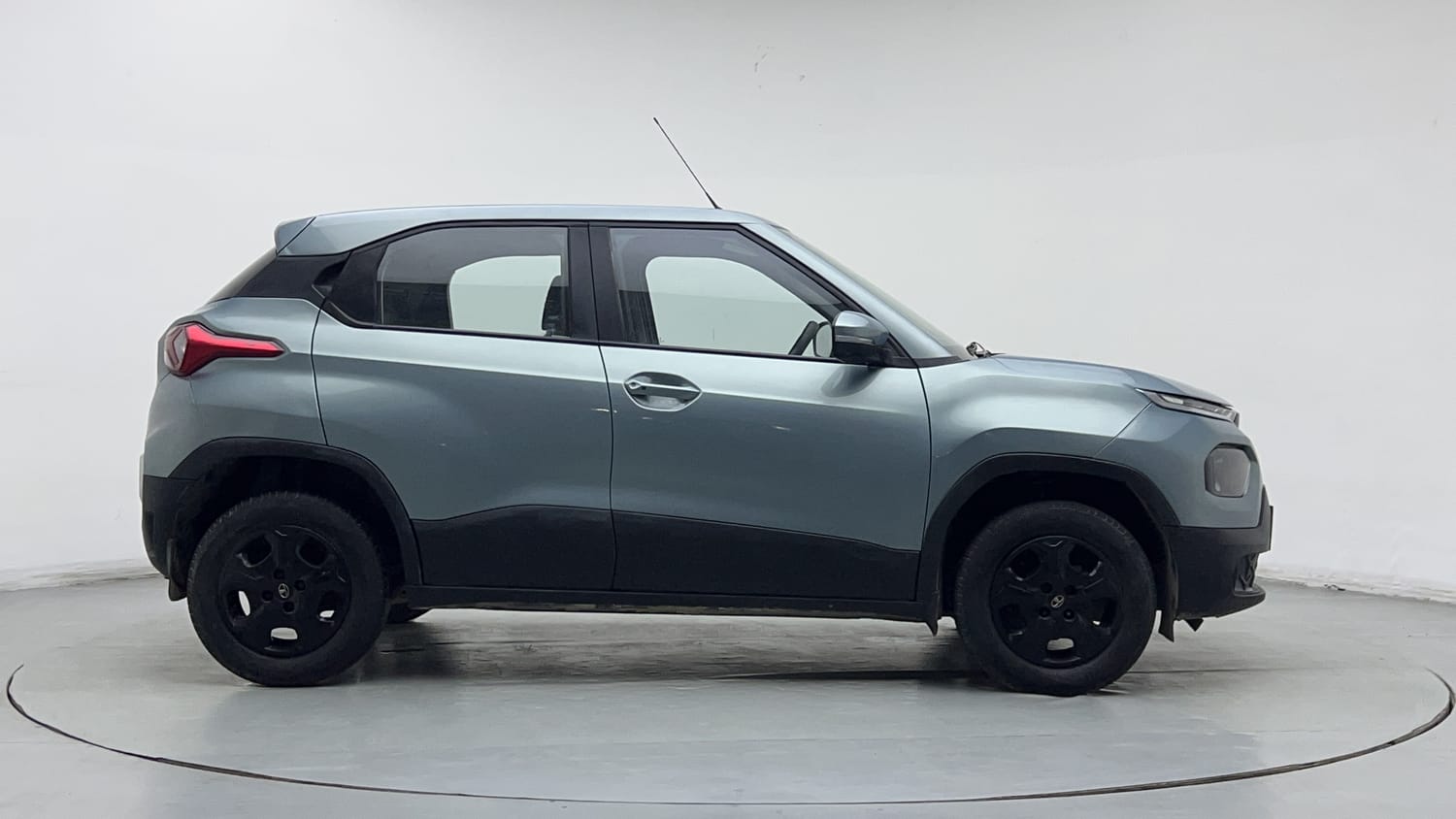 Used 2022 Tata Punch Accomplished MT Petrol Manual exterior RIGHT SIDE VIEW
