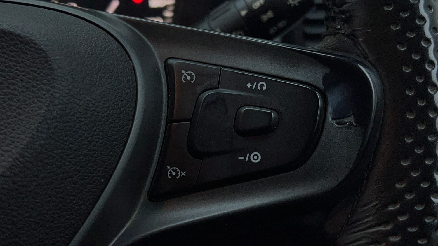 Used 2022 Tata Punch Accomplished MT Petrol Manual top_features Cruise control