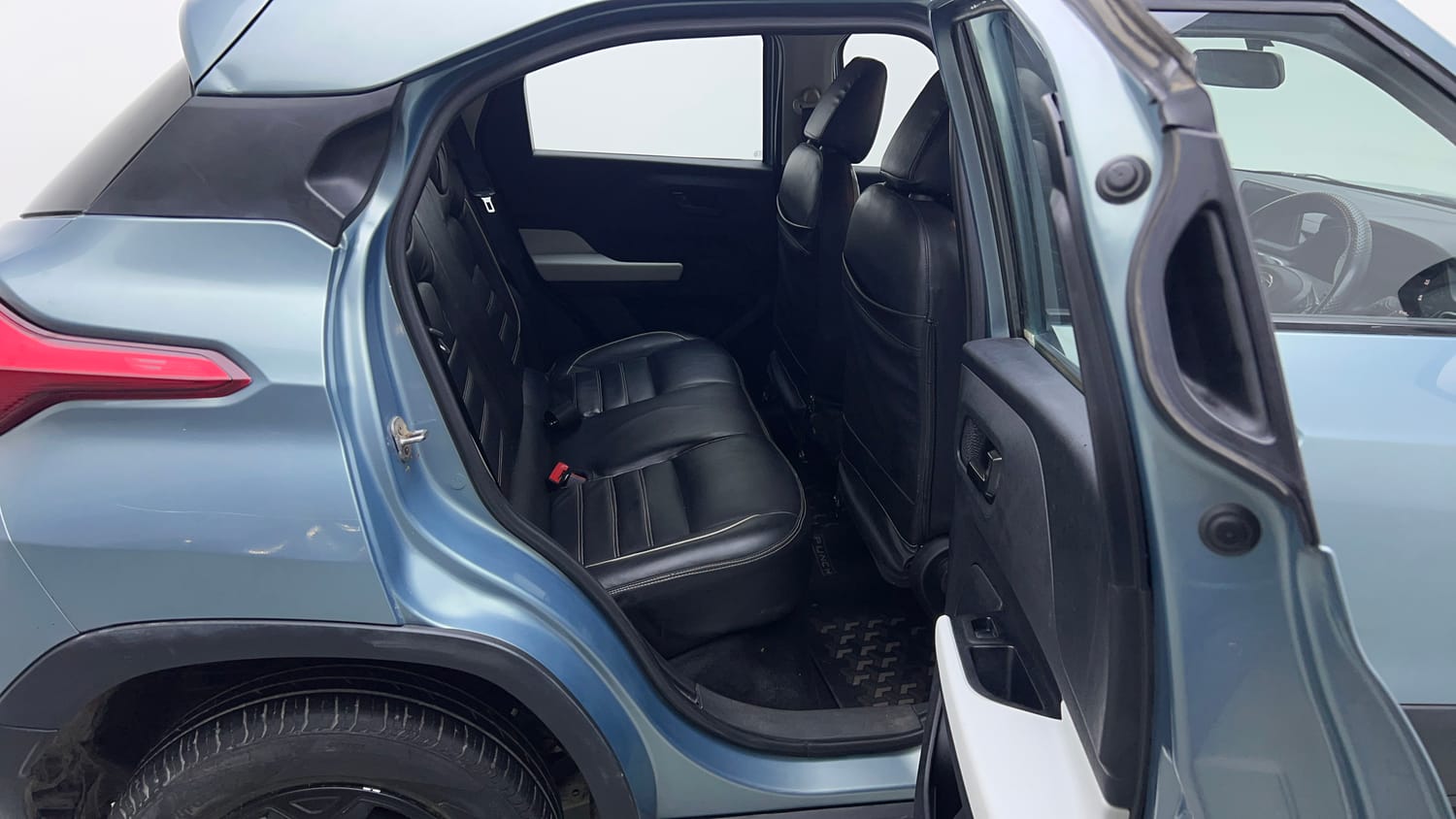 Used 2022 Tata Punch Accomplished MT Petrol Manual interior RIGHT SIDE REAR DOOR CABIN VIEW