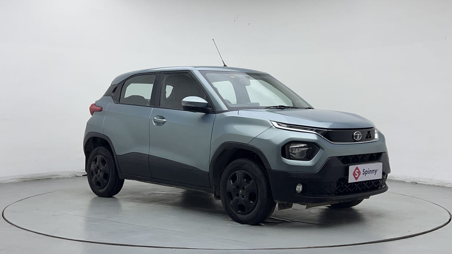 Used 2022 Tata Punch Accomplished MT Petrol Manual exterior RIGHT FRONT CORNER VIEW