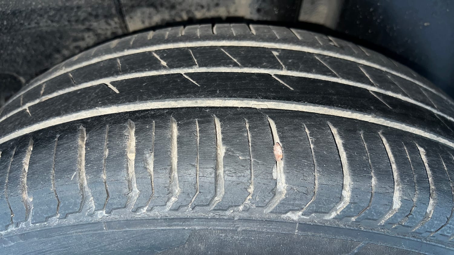 Used 2022 Tata Punch Accomplished MT Petrol Manual tyres LEFT REAR TYRE TREAD VIEW