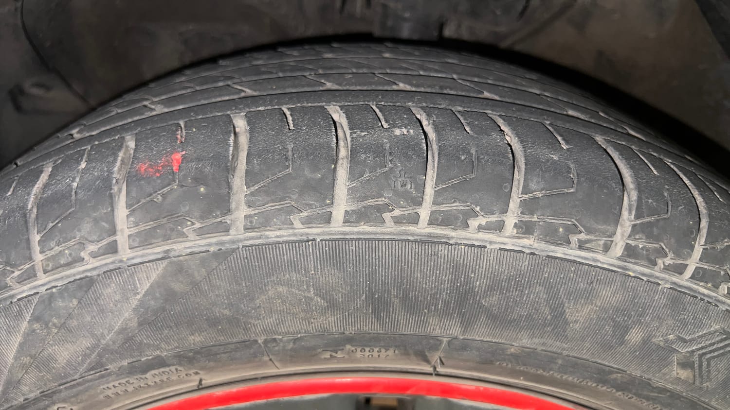 Used 2021 kia Seltos HTX IVT 1.5 Petrol Automatic tyres LEFT FRONT TYRE TREAD VIEW