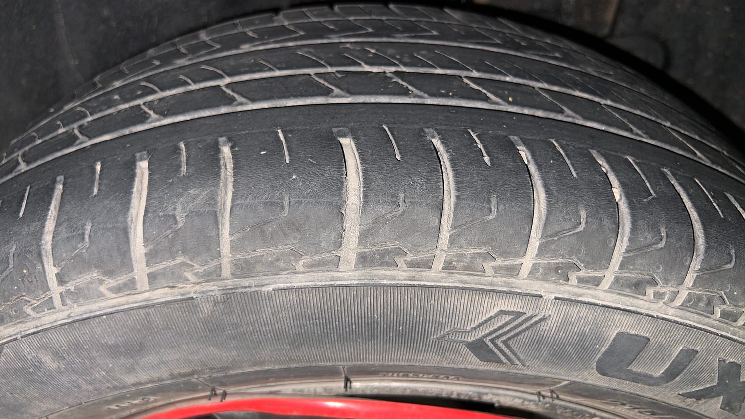 Used 2021 kia Seltos HTX IVT 1.5 Petrol Automatic tyres LEFT REAR TYRE TREAD VIEW