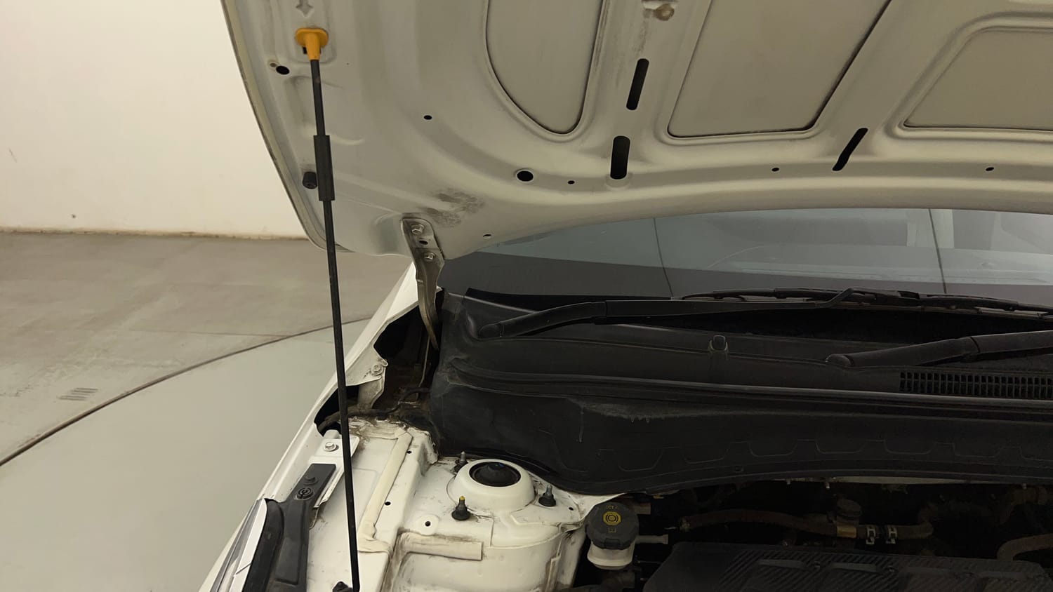 Used 2021 kia Seltos HTX IVT 1.5 Petrol Automatic engine ENGINE RIGHT SIDE HINGE & APRON VIEW