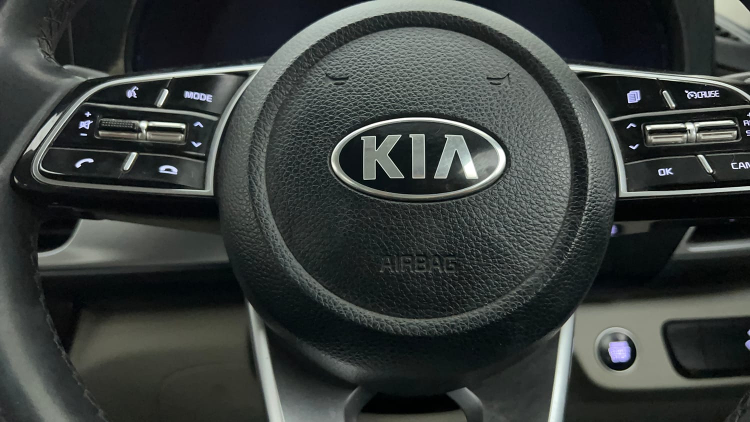 Used 2021 kia Seltos HTX IVT 1.5 Petrol Automatic top_features Airbags