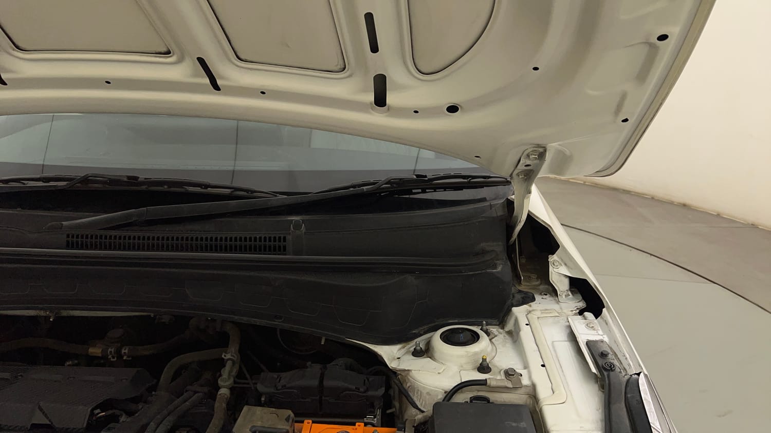 Used 2021 kia Seltos HTX IVT 1.5 Petrol Automatic engine ENGINE LEFT SIDE HINGE & APRON VIEW