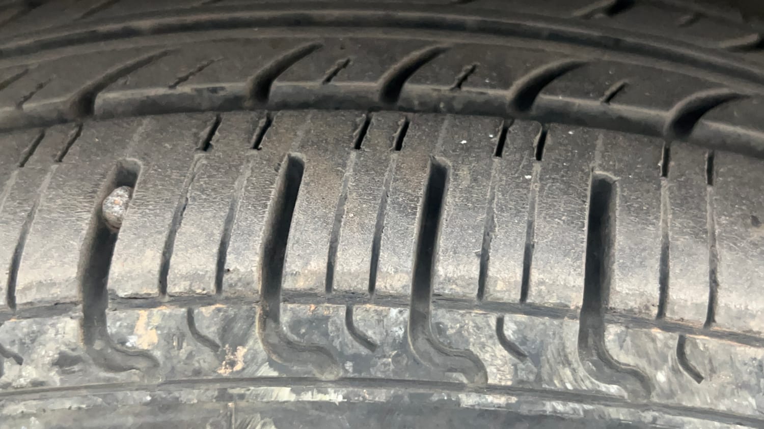 Used 2017 Nissan Micra XL CVT Petrol Automatic tyres RIGHT FRONT TYRE TREAD VIEW