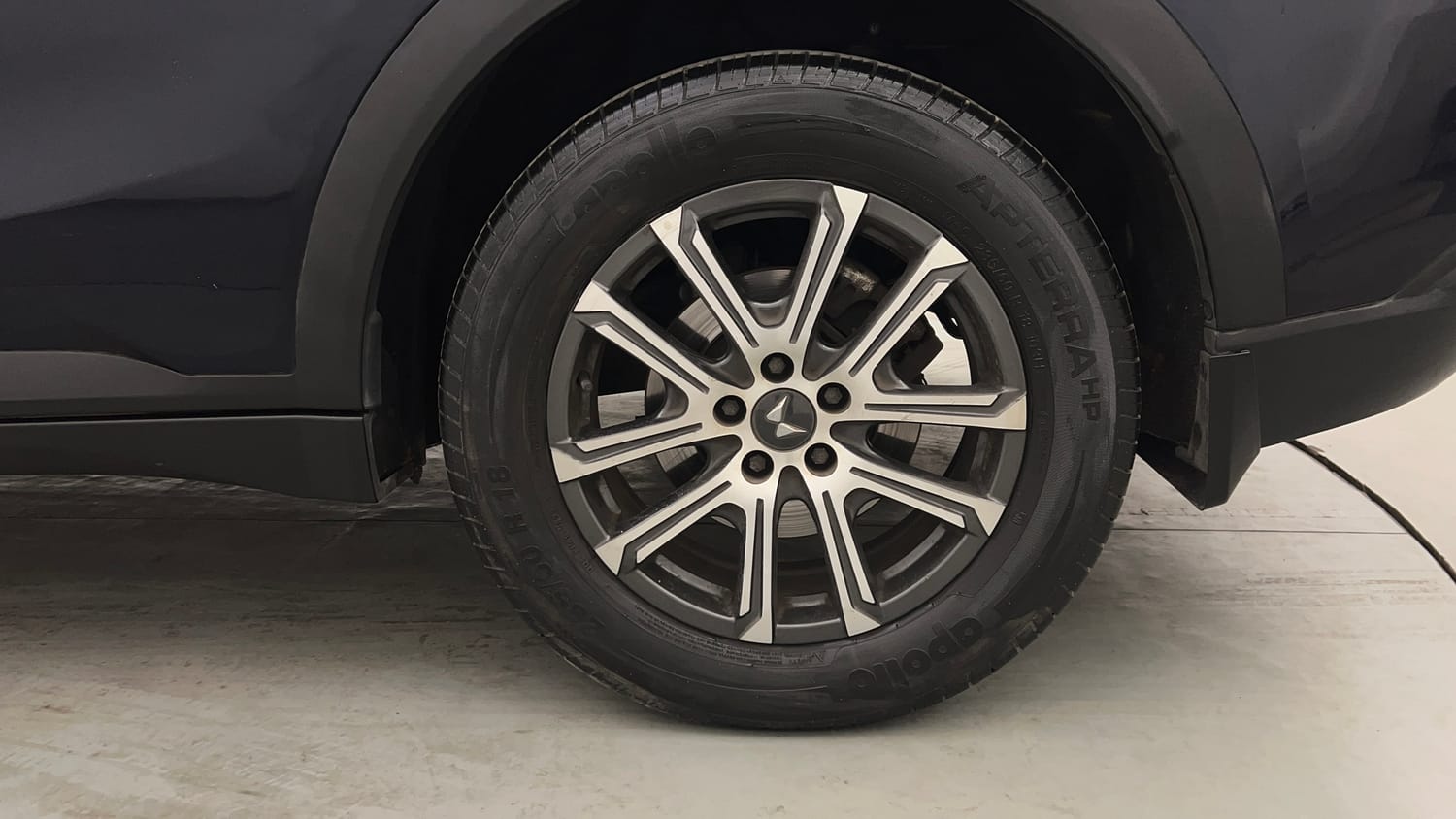 Used 2023 Mahindra XUV700 AX 7 Luxury Pack Diesel MT 7 STR Diesel Manual tyres LEFT REAR TYRE RIM VIEW