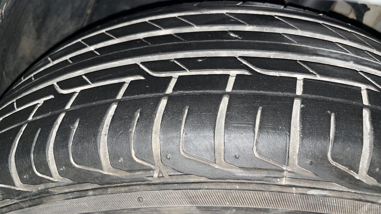 Used 2024 Tata Nexon Creative Plus 1.2 Revotron Petrol 7DCA Petrol Automatic tyres LEFT FRONT TYRE TREAD VIEW