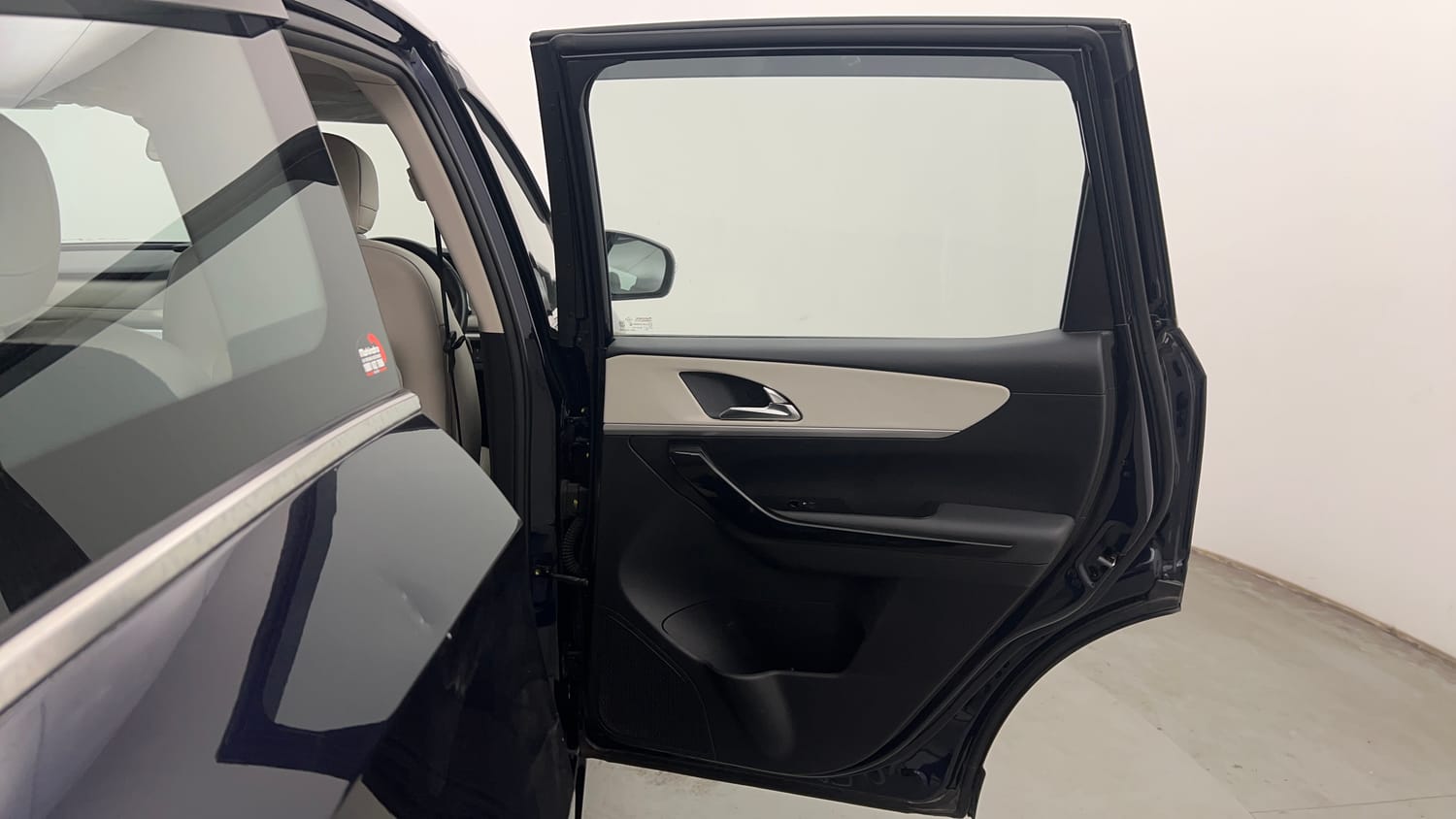 Used 2023 Mahindra XUV700 AX 7 Luxury Pack Diesel MT 7 STR Diesel Manual interior RIGHT REAR DOOR OPEN VIEW