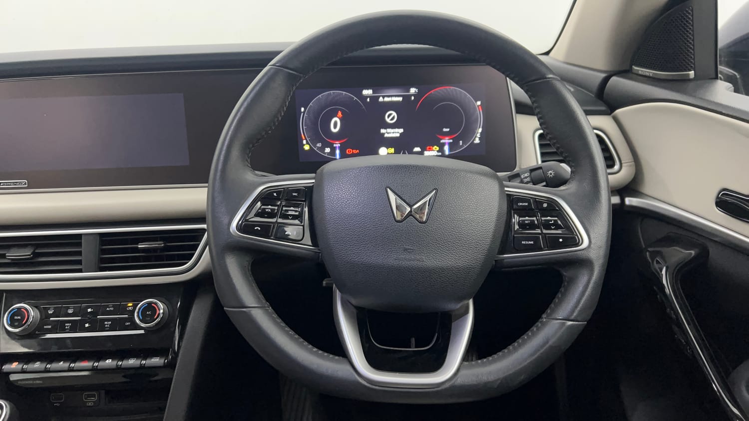 Used 2023 Mahindra XUV700 AX 7 Luxury Pack Diesel MT 7 STR Diesel Manual interior STEERING VIEW