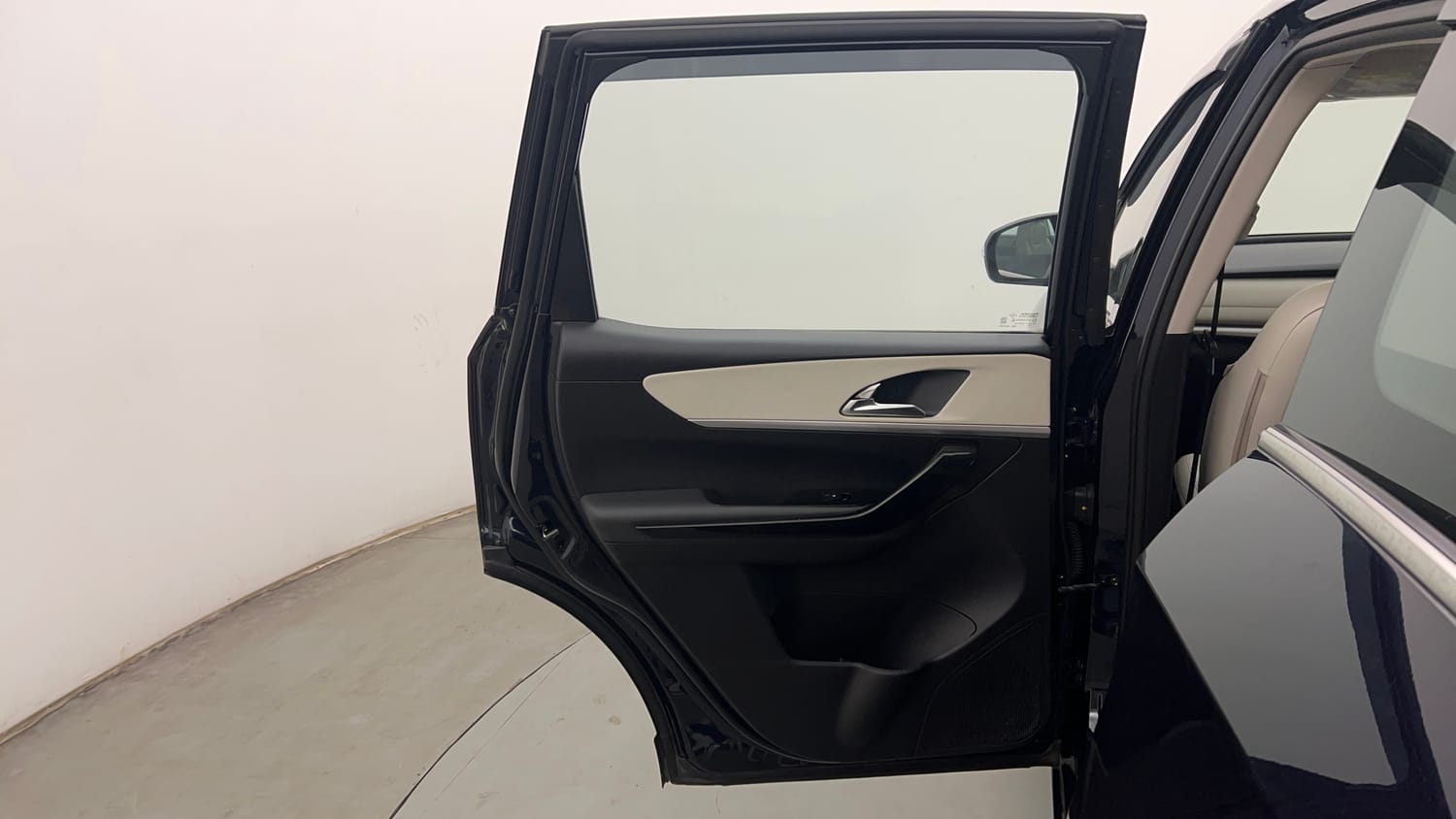 Used 2023 Mahindra XUV700 AX 7 Luxury Pack Diesel MT 7 STR Diesel Manual interior LEFT REAR DOOR OPEN VIEW