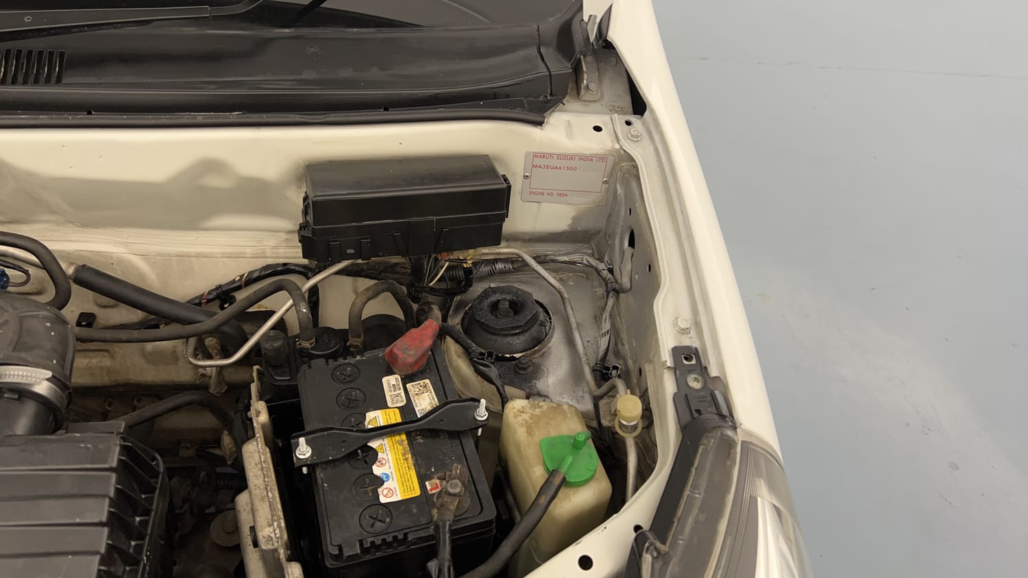 Used 2019 Maruti Suzuki Alto 800 VXi Petrol Manual engine ENGINE LEFT SIDE HINGE & APRON VIEW