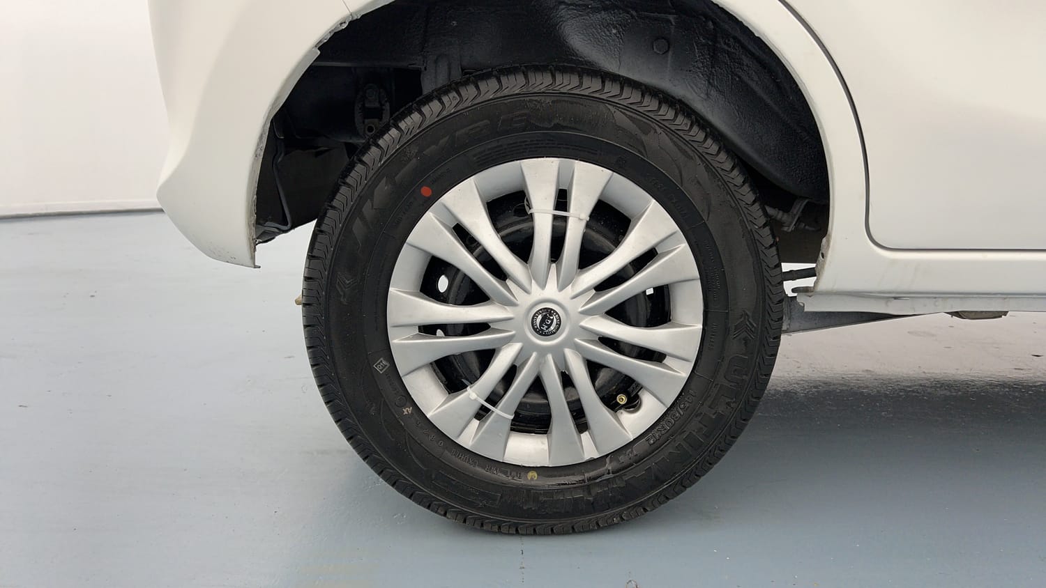 Used 2019 Maruti Suzuki Alto 800 VXi Petrol Manual tyres RIGHT REAR TYRE RIM VIEW