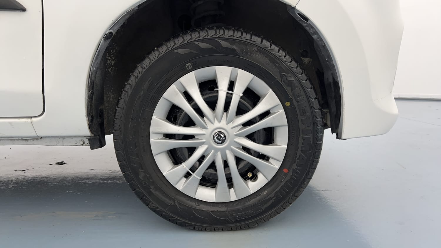 Used 2019 Maruti Suzuki Alto 800 VXi Petrol Manual tyres RIGHT FRONT TYRE RIM VIEW
