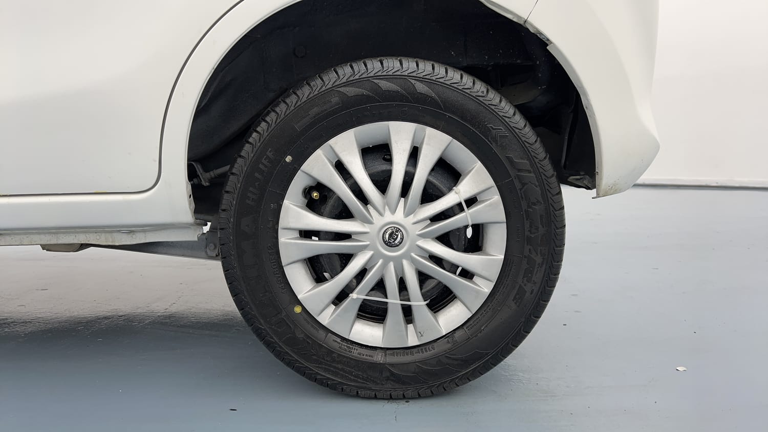 Used 2019 Maruti Suzuki Alto 800 VXi Petrol Manual tyres LEFT REAR TYRE RIM VIEW