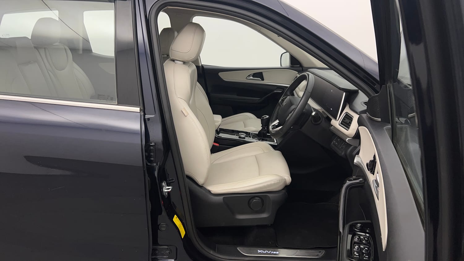Used 2023 Mahindra XUV700 AX 7 Luxury Pack Diesel MT 7 STR Diesel Manual interior RIGHT SIDE FRONT DOOR CABIN VIEW