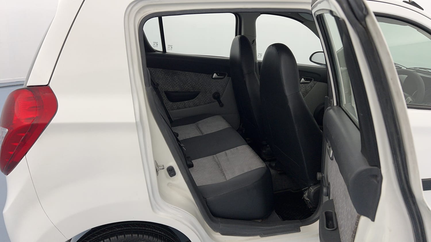 Used 2019 Maruti Suzuki Alto 800 VXi Petrol Manual interior RIGHT SIDE REAR DOOR CABIN VIEW