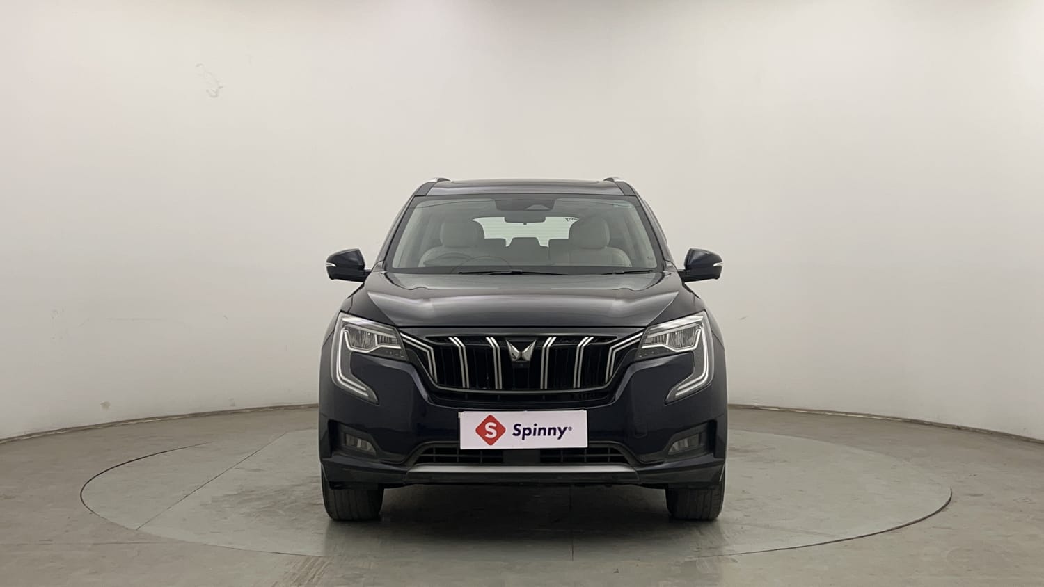 Used 2023 Mahindra XUV700 AX 7 Luxury Pack Diesel MT 7 STR Diesel Manual exterior FRONT VIEW