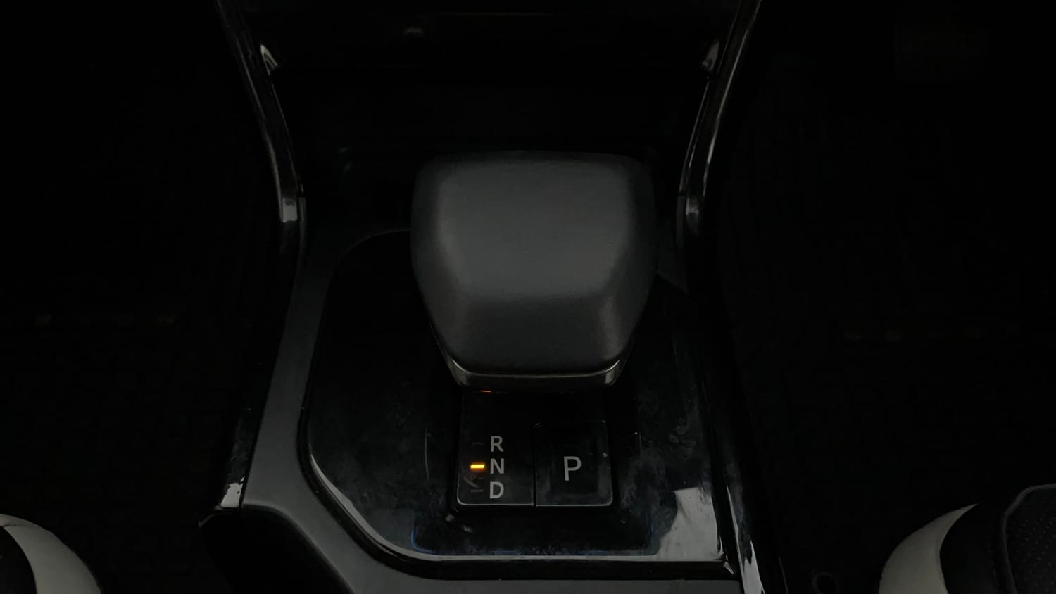 Used 2024 Tata Nexon Creative Plus 1.2 Revotron Petrol 7DCA Petrol Automatic interior GEAR  KNOB VIEW