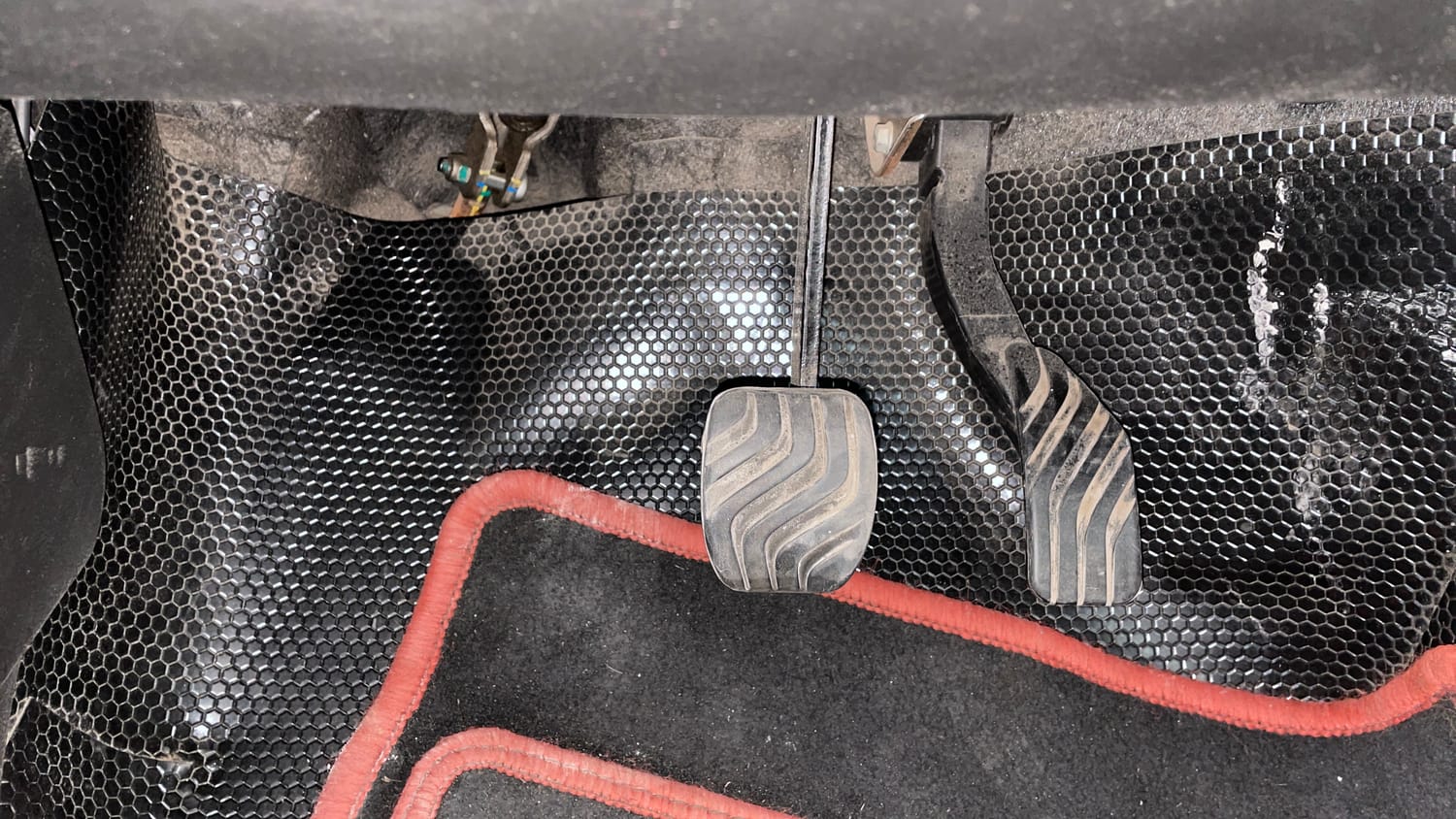 Used 2020 Renault Kwid RXT 1.0 AMT Opt Petrol Automatic interior PEDALS VIEW
