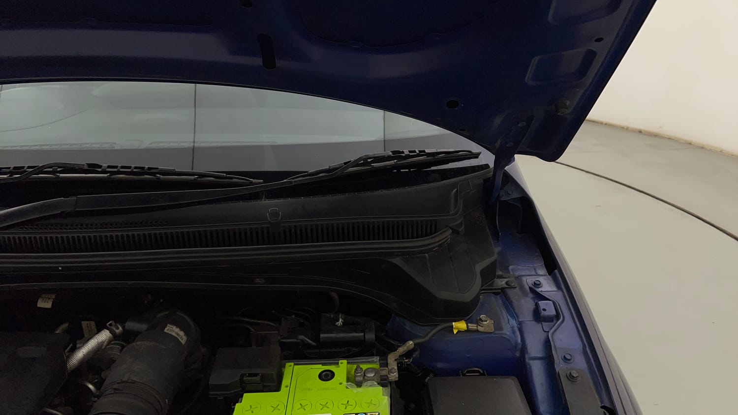 Used 2022 Hyundai i20 N Line N8 1.0 Turbo DCT Dual Tone Petrol Automatic engine ENGINE LEFT SIDE HINGE & APRON VIEW