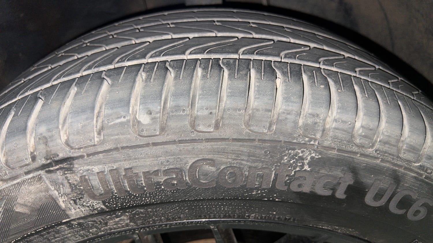 Used 2022 Hyundai i20 N Line N8 1.0 Turbo DCT Dual Tone Petrol Automatic tyres RIGHT FRONT TYRE TREAD VIEW